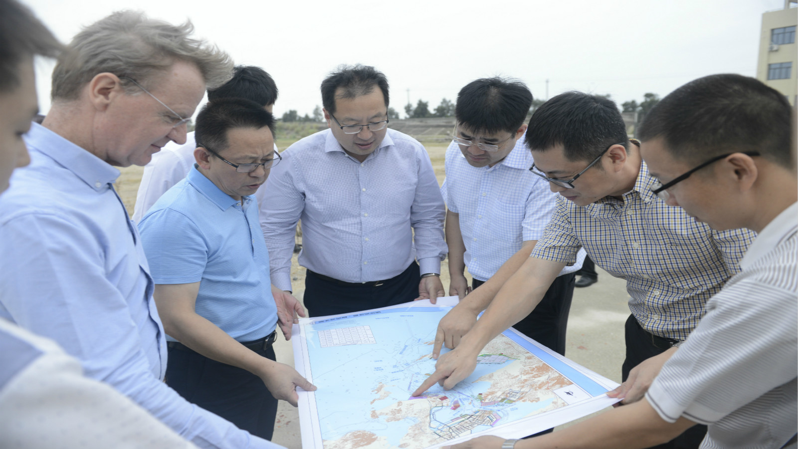Chief Executive Officer Mr. Xu Changning led the visit of Hanas Putian project